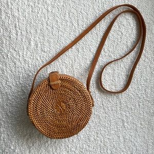 Woven round purse